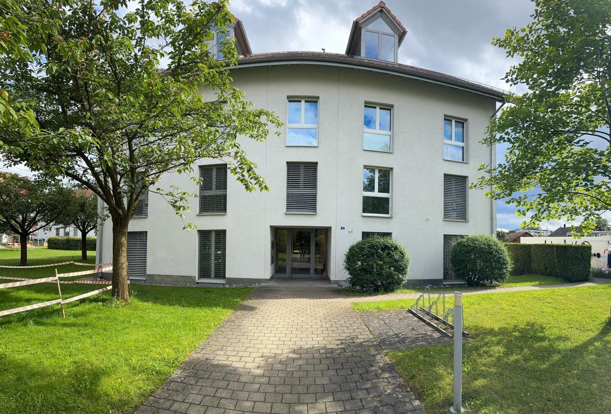 Vk - R - Zuerich Airport - Luxury - Home Stay - Raetschengaessli - كلوتان المظهر الخارجي الصورة
